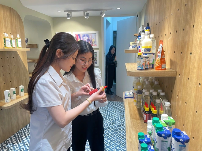 Khai mạc Kh&ocirc;ng gian trưng b&agrave;y "Sức sống h&agrave;ng Việt" lần thứ 2 - Ảnh 3.