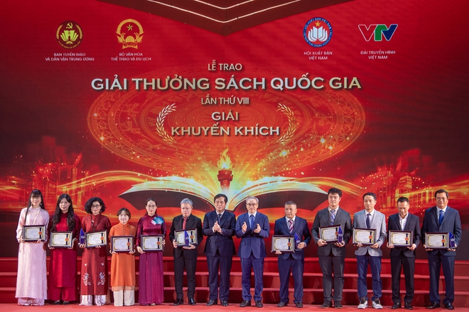 Giải thưởng Sách quốc gia tôn vinh tri thức và lao động trí tuệ- Ảnh 6. Giải thưởng Sách quốc gia tôn vinh tri thức và lao động trí tuệ- Ảnh 6.