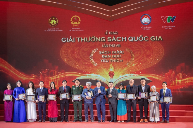 Giải thưởng Sách quốc gia tôn vinh tri thức và lao động trí tuệ- Ảnh 5. Giải thưởng Sách quốc gia tôn vinh tri thức và lao động trí tuệ- Ảnh 5.