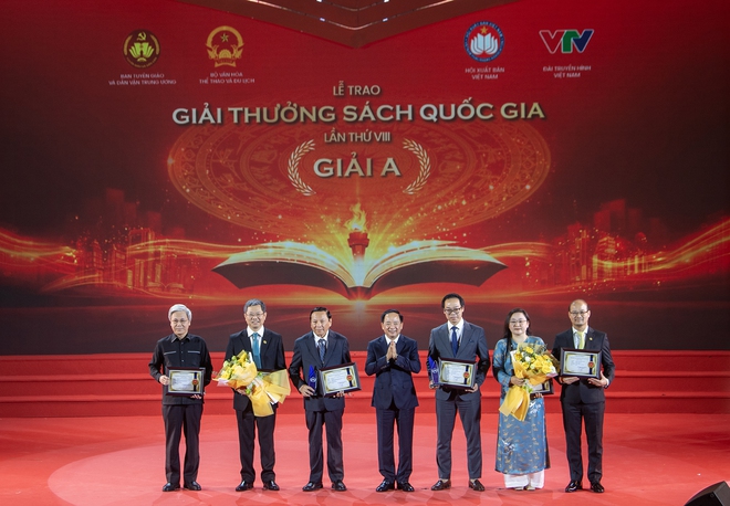 Giải thưởng Sách quốc gia tôn vinh tri thức và lao động trí tuệ- Ảnh 2. Giải thưởng Sách quốc gia tôn vinh tri thức và lao động trí tuệ- Ảnh 2.