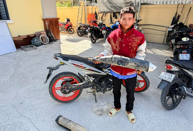 C&ocirc;ng d&acirc;n mang p&ocirc; độ chế l&ecirc;n C&ocirc;ng an phường đổi lấy gạo - Ảnh 3.