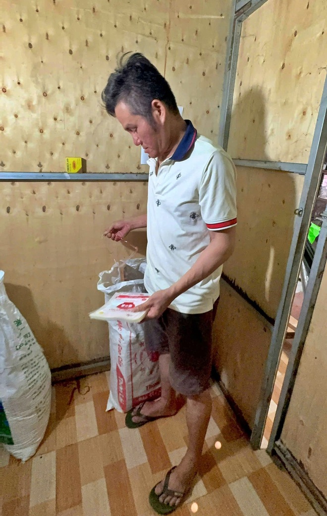 C&ocirc;ng an Th&agrave;nh phố Hồ Ch&iacute; Minh triệt ph&aacute; đường d&acirc;y sản xuất giả nh&atilde;n hiệu bột ngọt Ajinomoto - Ảnh 2.