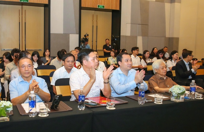 Hình ảnh đẹp tại Lễ phát động cuộc thi viết "Giáo dục tài chính thông minh" - Ảnh 2.