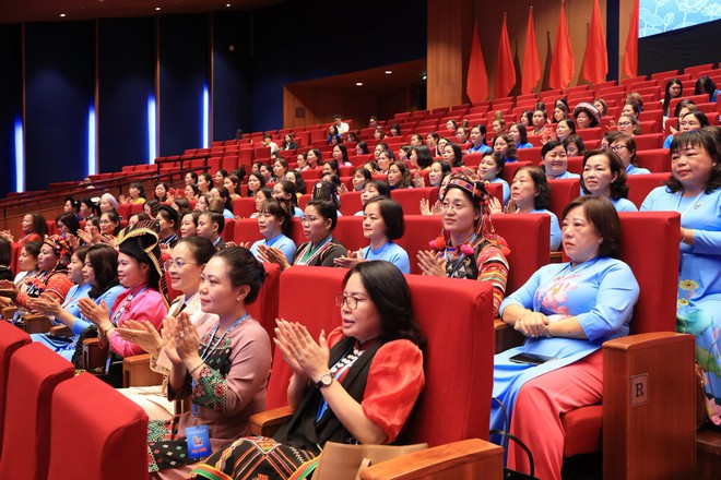 Khai mạc phiên trọng thể Đại hội đại biểu Phụ nữ toàn quốc lần thứ XIV, nhiệm kỳ 2026-2031 - Ảnh 4.