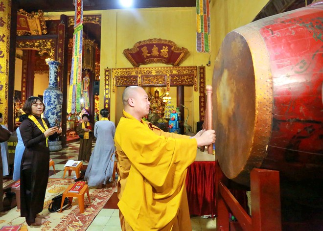 Phật gi&aacute;o Việt Nam thực hiện nghi thức tưởng niệm tri &acirc;n Anh h&ugrave;ng liệt sĩ tr&ecirc;n cả nước - Ảnh 3.