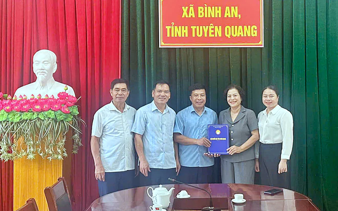 Hội khuyến học Tuy&ecirc;n Quang trao 90 triệu đồng học bổng cho học sinh vượt kh&oacute; tại L&acirc;m B&igrave;nh, B&igrave;nh An, Minh Quang - Ảnh 3.