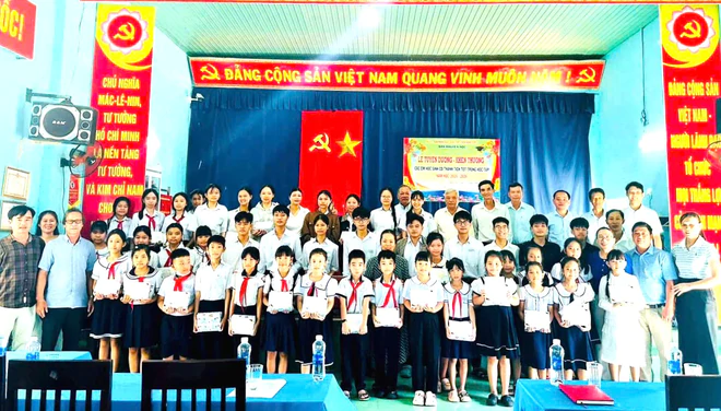 Phong trào khuyến học, khuyến tài ở Điện Bàn Tây, mạch nguồn hiếu học tiếp nối qua bao thế hệ - Ảnh 4.