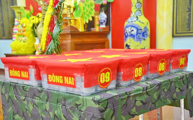 Vận chuyển, b&agrave;n giao hơn 4.600 mẫu phẩm h&agrave;i cốt liệt sĩ để gi&aacute;m định ADN - Ảnh 3.