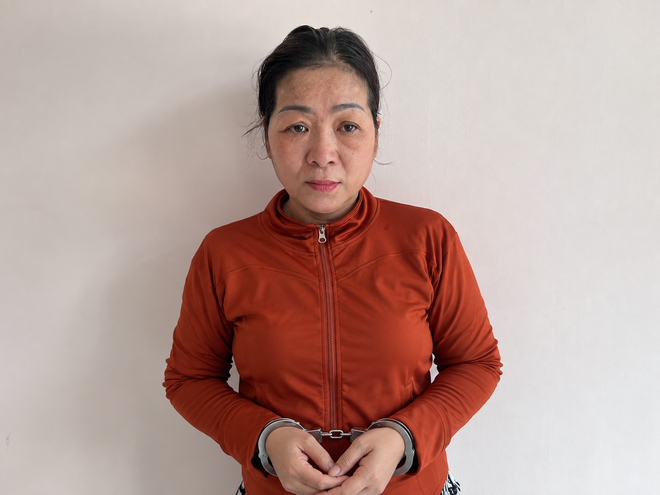 Nh&oacute;m đối tượng d&ugrave;ng đ&aacute; cuội giả l&agrave;m "đ&aacute; thi&ecirc;n thạch c&oacute; gi&aacute; trị h&agrave;ng triệu USD" để lừa đảo bị bắt giữ - Ảnh 6.