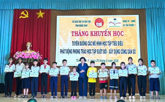 Đồng Th&aacute;p lan tỏa sức sống "Th&aacute;ng khuyến học 2026" hơn 4,4 tỷ đồng đồng h&agrave;nh c&ugrave;ng học sinh ngh&egrave;o bước v&agrave;o năm học mới - Ảnh 2.