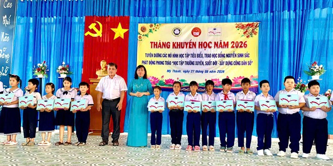 Đồng Th&aacute;p lan tỏa sức sống "Th&aacute;ng khuyến học 2026" hơn 4,4 tỷ đồng đồng h&agrave;nh c&ugrave;ng học sinh ngh&egrave;o bước v&agrave;o năm học mới - Ảnh 3.