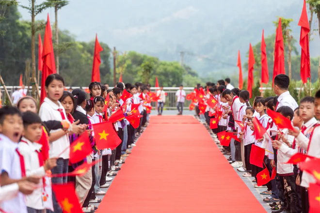 Thêm ngôi trường xinh đẹp giữa núi rừng Tây Bắc - Ảnh 6.