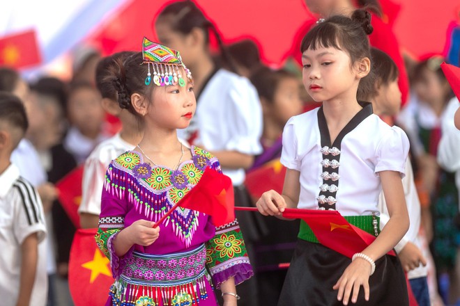 Thêm ngôi trường xinh đẹp giữa núi rừng Tây Bắc - Ảnh 9.
