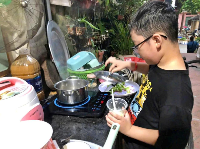 Nghỉ hè làm “công nhân thời vụ”, con tôi đã chắt chiu mua được chiếc xe đạp - Ảnh 3.