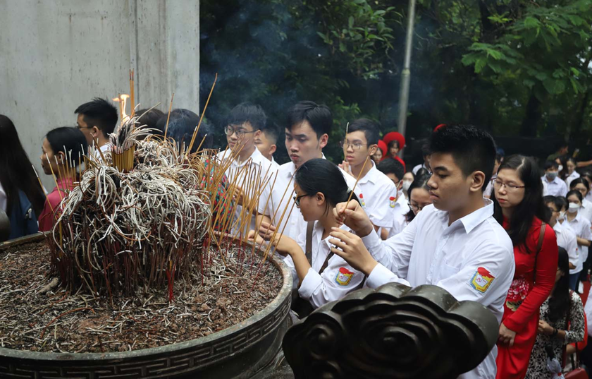 Phú Thọ tổ chức Lễ Báo công với các Vua Hùng về kết quả năm học 2021 - 2022 - Ảnh 4.