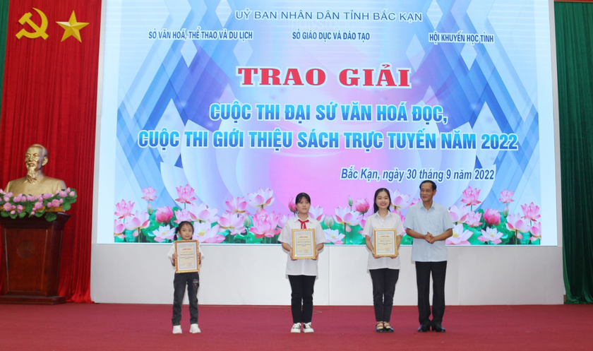 Hội Khuyến học tỉnh Bắc Kạn đón nhận Huân chương Lao động hạng Ba - Ảnh 4.