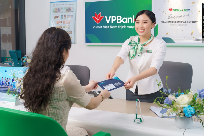 Mừng sinh nhật 1 tuổi, VPBank Prime tung “cơn mưa quà tặng” tới khách hàng. - Ảnh 3.