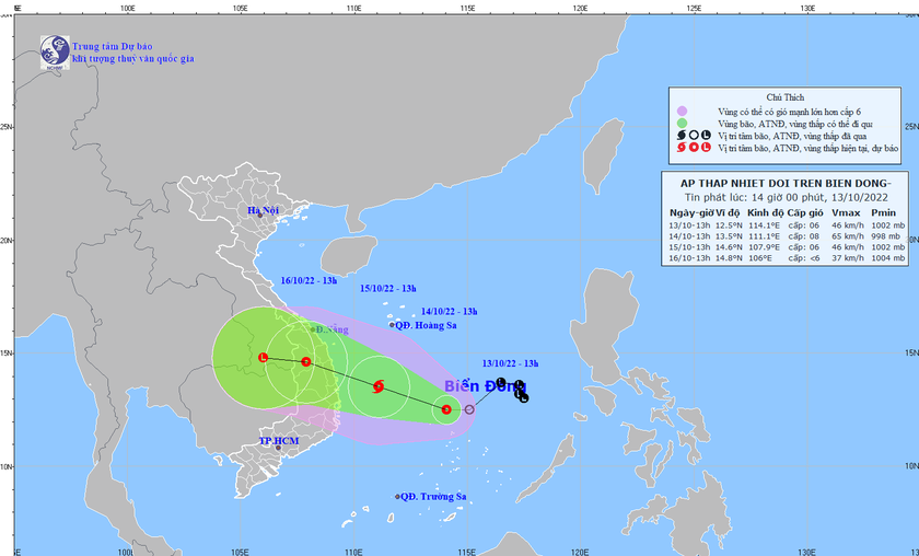 Áp thấp nhiệt đới nằm trên khu vực Giữa Biển Đông, kịp thời ứng cứu 12 ngư dân bị trôi dạt trên biển - Ảnh 3.