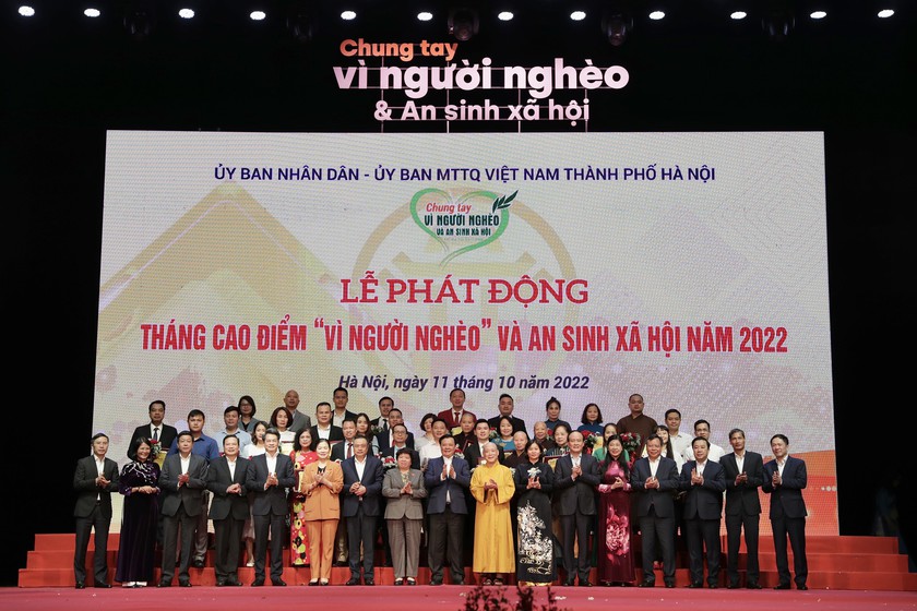 Agribank ủng hộ 2 tỷ đồng Quỹ &quot;Vì người nghèo&quot; và An sinh xã hội thành phố Hà Nội. - Ảnh 3.