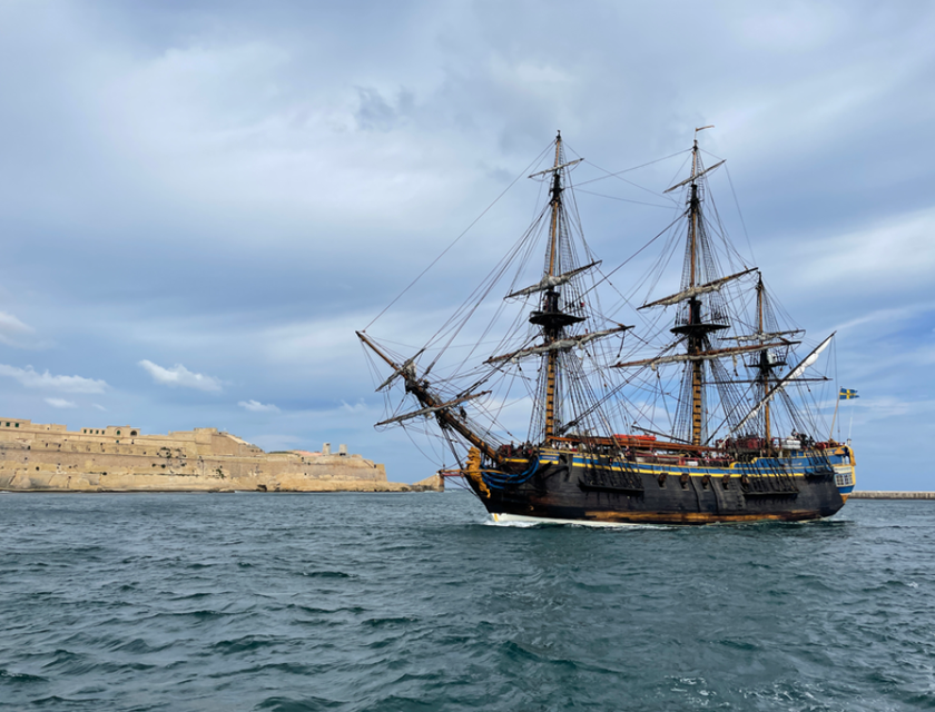 Chiêm ngưỡng thuyền buồm bằng gỗ lớn nhất thế giới và hành trình 'Thám hiểm châu Á' - Ảnh 7.