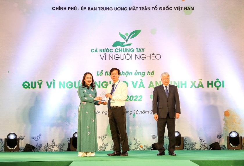 Agribank ủng hộ 5 tỷ đồng &quot;Vì người nghèo&quot; và An sinh xã hội năm 2022. - Ảnh 2.