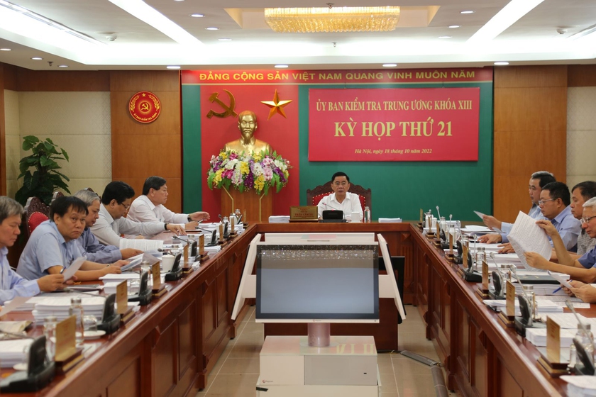 Kỷ luật Thứ trưởng Nguyễn Hữu Độ cùng nhiều cán bộ của Bộ Giáo dục và Đào tạo - Ảnh 1.