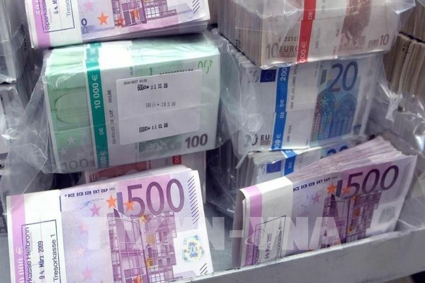 Lạm phát đang đe dọa đồng tiền chung Châu Âu - Ảnh 1.