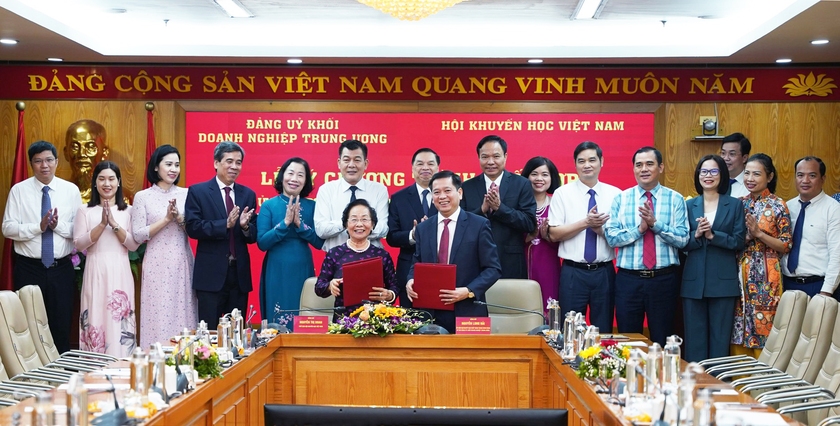 Lễ ký chương trình phối hợp giữa Đảng ủy Khối Doanh nghiệp Trung ương và Hội Khuyến học Việt Nam - Ảnh 1.