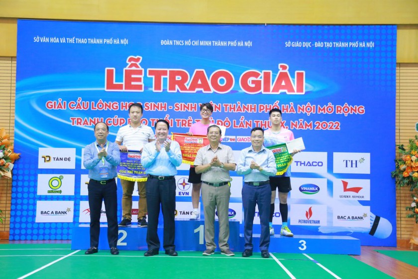 Giải Cầu lông HS-SV TP Hà Nội mở rộng tranh Cúp báo Tuổi trẻ Thủ đô lần thứ IX thành công rực rỡ - Ảnh 10.
