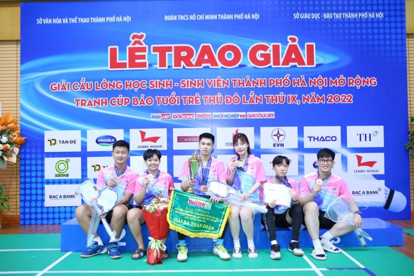Giải Cầu lông HS-SV TP Hà Nội mở rộng tranh Cúp báo Tuổi trẻ Thủ đô lần thứ IX thành công rực rỡ - Ảnh 12.
