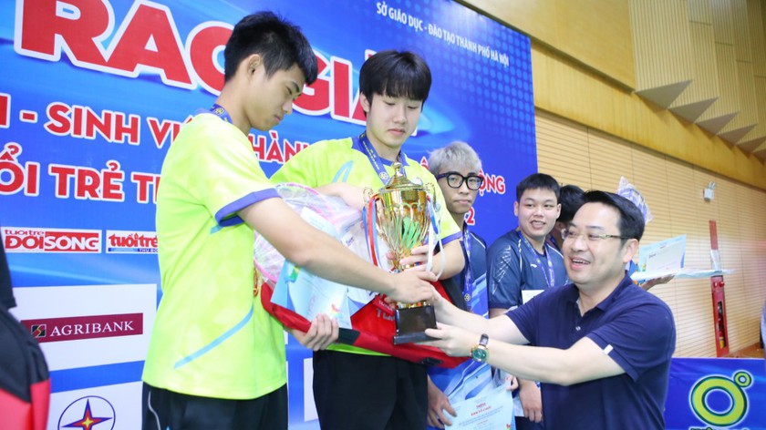 Giải Cầu lông HS-SV TP Hà Nội mở rộng tranh Cúp báo Tuổi trẻ Thủ đô lần thứ IX thành công rực rỡ - Ảnh 2.