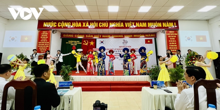 Đại học Kỹ thuật - Công nghệ Cần Thơ tưng bừng chào đón ngày Văn hóa Việt Nam - Hàn Quốc - Ảnh 2.