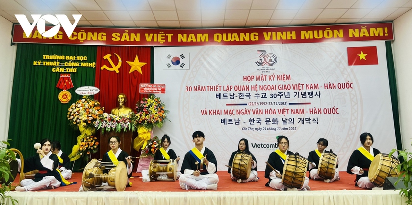 Đại học Kỹ thuật - Công nghệ Cần Thơ tưng bừng chào đón ngày Văn hóa Việt Nam - Hàn Quốc - Ảnh 1.