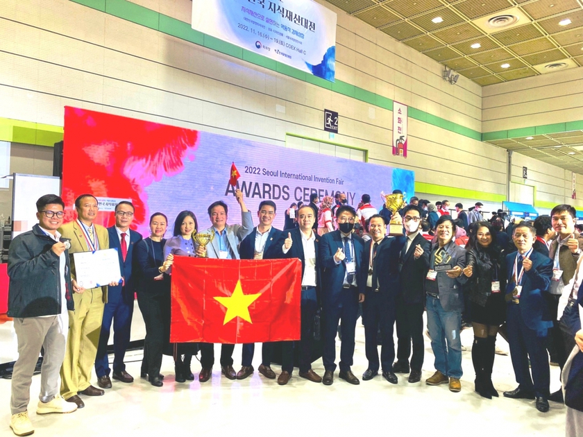 Việt Nam đoạt Cúp Grand Prize tại triển lãm phát minh sáng chế lớn nhất thế giới 2022 - Ảnh 1.
