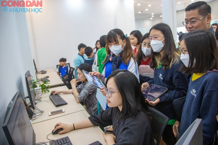 Học sinh Trường Quốc tế đa cấp Anh Việt Hoàng Gia tham quan thực tế Tạp chí điện tử Công dân và Khuyến học - Ảnh 8.