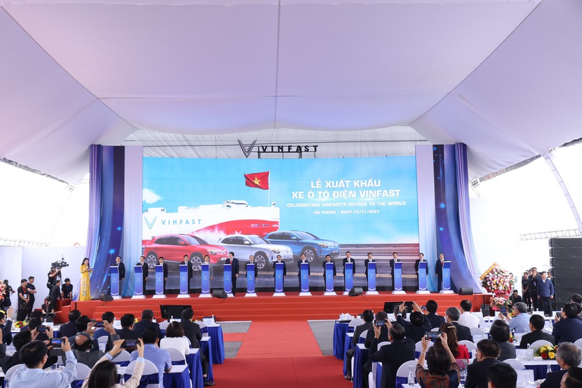 VinFast xuất khẩu lô xe điện đầu tiên ra thế giới - Ảnh 4.