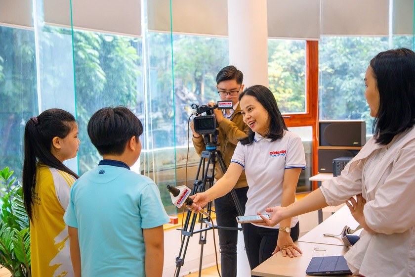 Học sinh Trường Quốc tế đa cấp Anh Việt Hoàng Gia tham quan thực tế Tạp chí điện tử Công dân và Khuyến học - Ảnh 7.