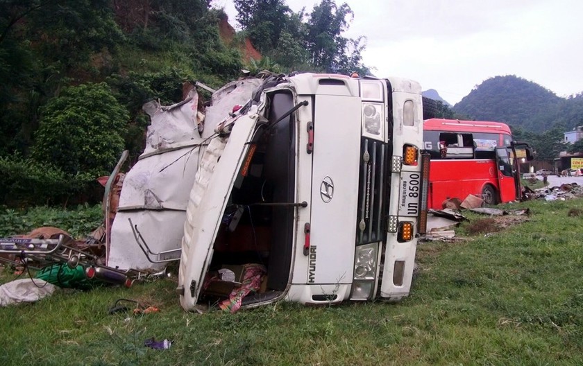 Toàn quốc xảy ra hơn 10.000 vụ tai nạn giao thông trong 11 tháng - Ảnh 1.