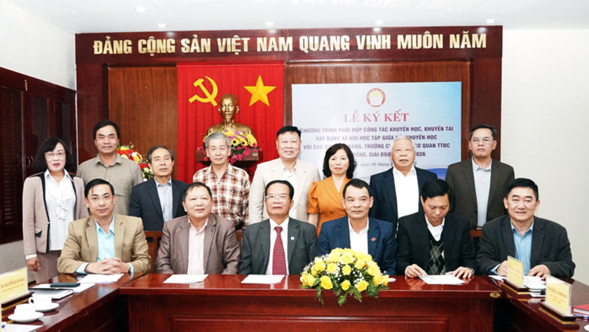 Hội Khuyến học Lâm Đồng ký kết phối hợp về công tác khuyến học, khuyến tài, xây dựng xã hội học tập - Ảnh 1.