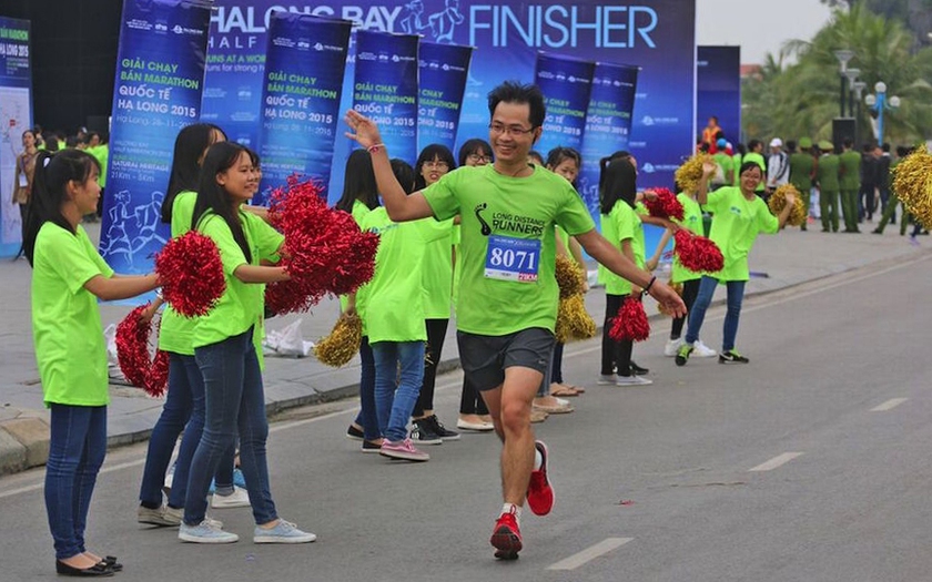 Giải Marathon Quốc tế Di sản Vịnh Hạ Long trở lại với đường chạy ấn tượng  - Ảnh 1.