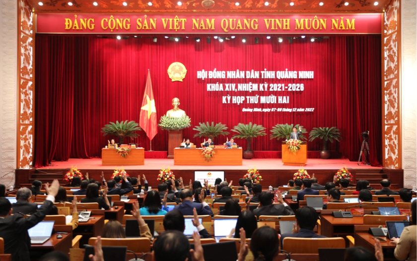 HĐND tỉnh Quảng Ninh thông qua nhiều nghị quyết phục vụ giáo dục - Ảnh 1.