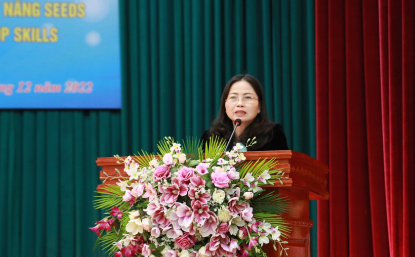 Hội Khuyến học tỉnh Quảng Trị trao hơn 750 triệu đồng học bổng đến học sinh nghèo hiếu học - Ảnh 2.