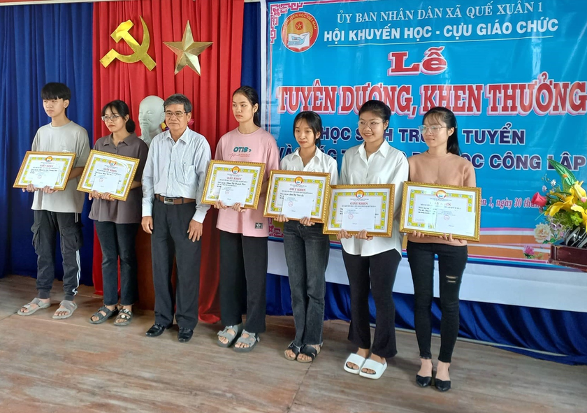 Phong trào khuyến học huyện Quế Sơn, tỉnh Quảng Nam tiếp sức học sinh, sinh viên học tốt - Ảnh 2.