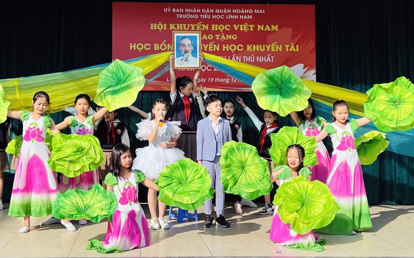Quỹ Khuyến học Việt Nam trao tặng học bổng khuyến tài cho học sinh tiểu học Lĩnh Nam - Ảnh 4.