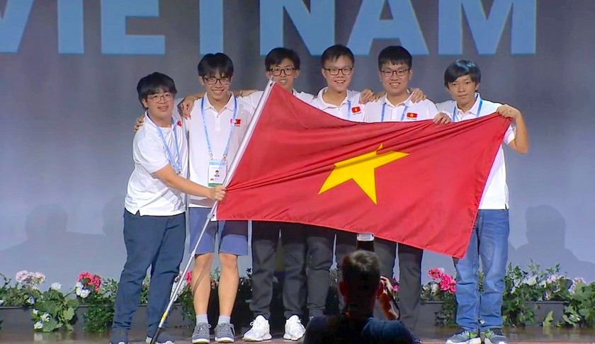 100% học sinh Việt Nam dự thi Olympic quốc tế 2022 đều có giải - Ảnh 1.