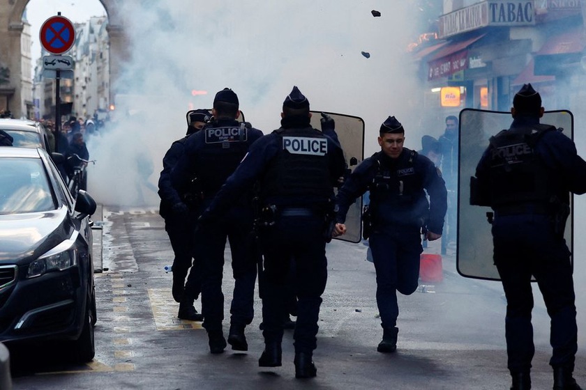 Pháp: nhóm người Kurd biểu tình sau vụ xả súng tại thủ đô Paris - Ảnh 4.