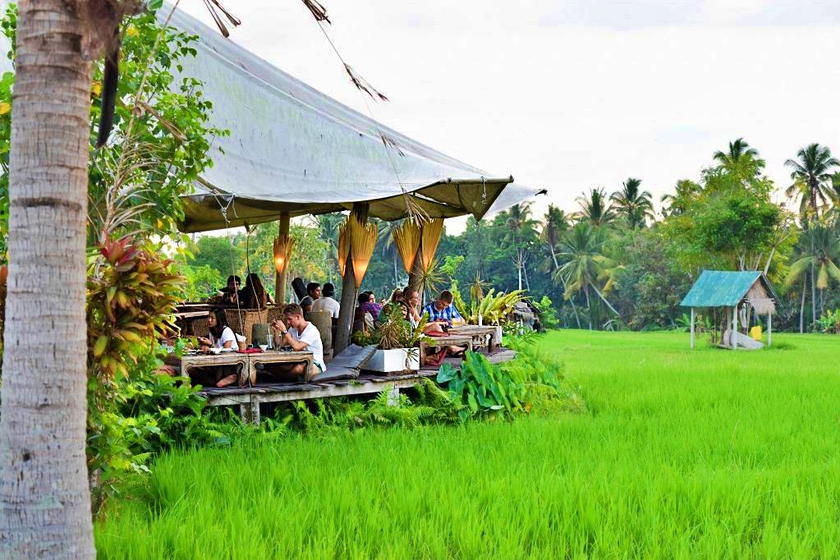 Bali, Indonesia tấp nập trở lại với dòng khách du lịch đại chúng - Ảnh 6.