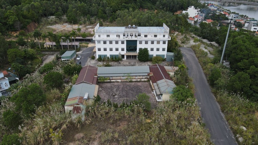 Bệnh viện gần 70 triệu USD bị bỏ hoang giữa lòng TP Hạ Long - Ảnh 1.