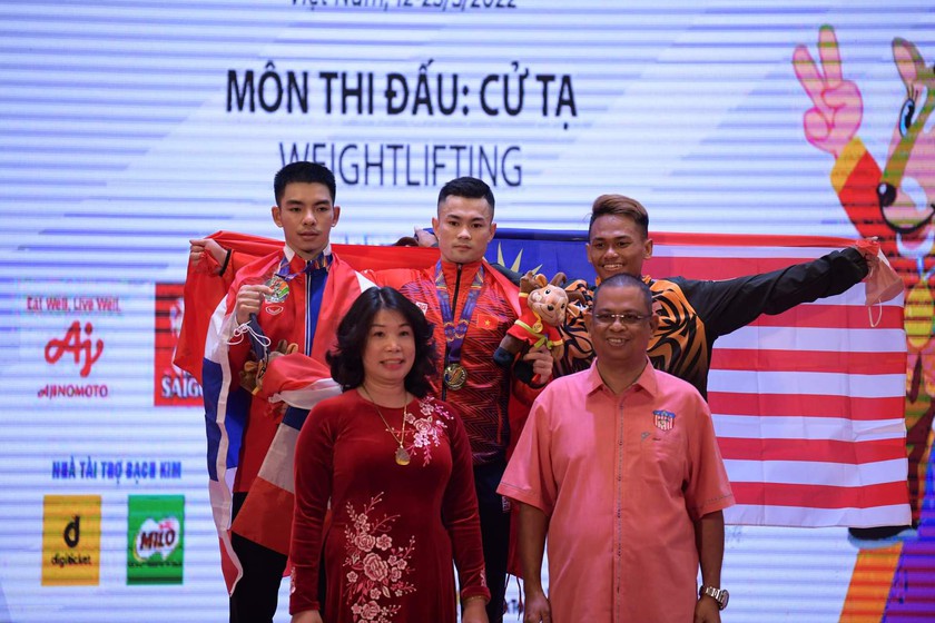 Lại Gia Thành phá kỷ lục của chính mình, cử tạ Việt Nam có HCV đầu tiên ở SEA Games 31 - Ảnh 2.