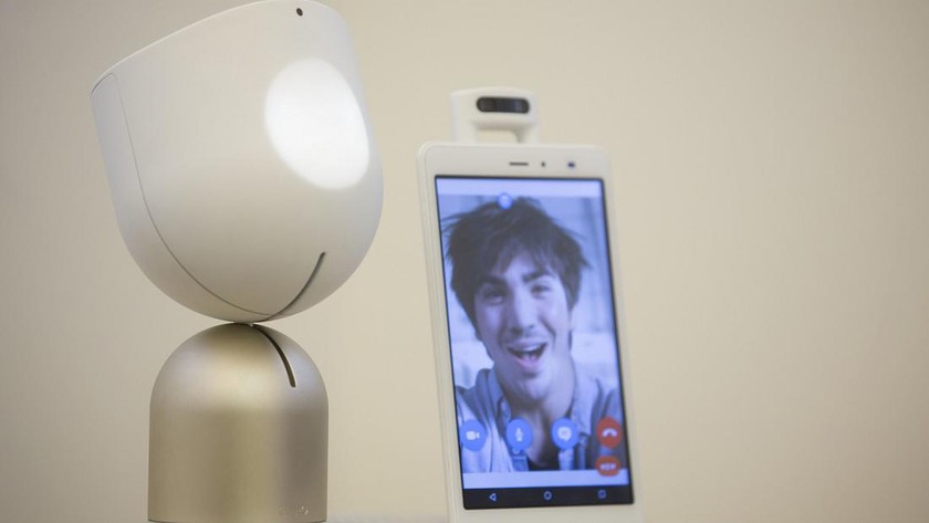 New York thử nghiệm người bạn robot cho người cao tuổi để chống lại sự cô đơn - Ảnh 1.